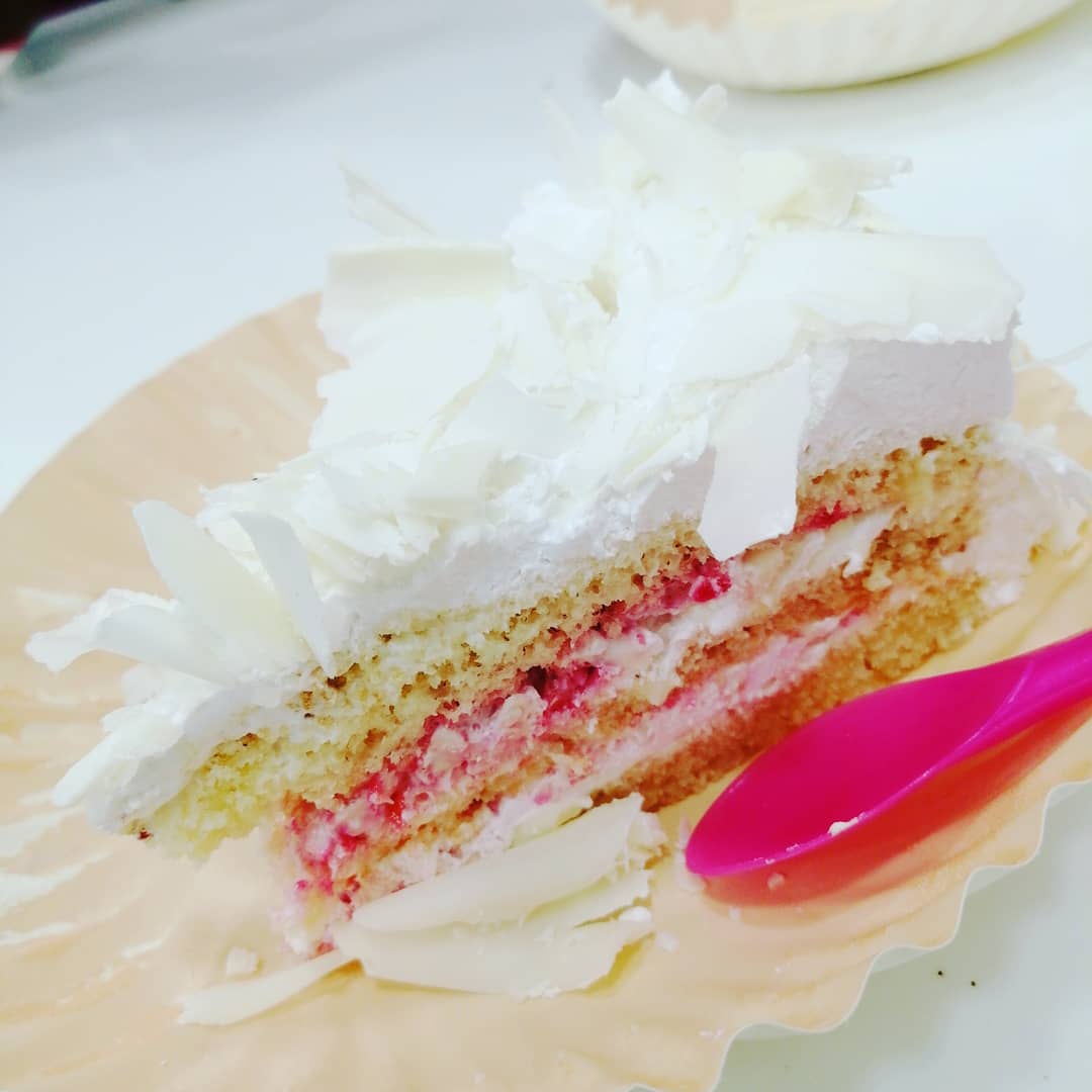 m_sivaramaraju's tweet photo. To day birthday celebrations
#tejaswimadivada #bakersfun #creamstone #partyparty  but teju miss ayyindi... Next time kalisi chesukundam..don't worry 
Once again happy birthday to you #tejaswimadivada @nandapraneeth https://t.co/EYYmH1dn3Y