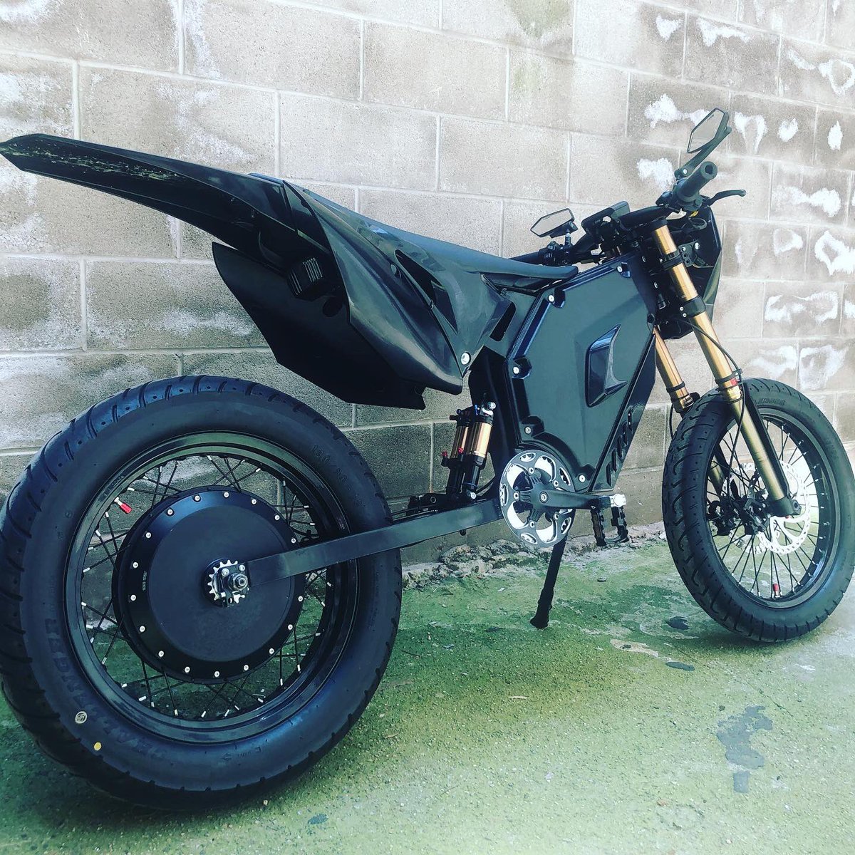 Lite Moto tweet media
