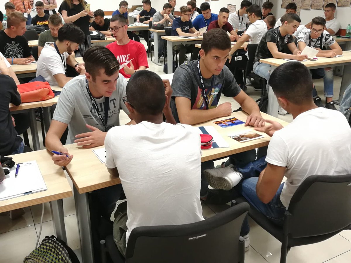 valemariniHR's tweet photo. Oggi con 49 ragazzi, tra i 16 e i 18 anni, provenienti da tutta Italia: tra consapevolezza, #CV e #PublicSpeaking, la risata e il divertimento  sono stati gli elementi fondamentali.

Domani una seconda giornata più social, #StayTuned!
#RiterniamociFortunati #AccendiIlTuoFuturo https://t.co/SSXrw6SCkw