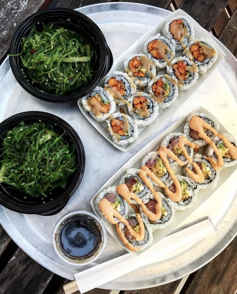 Get your tasty, refreshing greens now cause we know a #cheatweekend is coming! 🇺🇸🎇 

Photo credit by @phattmetabolism 
.
.
.
.
.
#sushi #rollbotto #dtsp #downtownstpete #stpete  #vspc #kspl #igerstpete #iheartstpete  #ilovetheburg #theburg