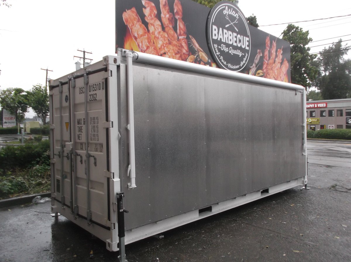 ApolloCarts's tweet photo. This is the latest edition to the Tin Lizzy fleet of #mobilecatering units.  This #containerkitchen will be serving up #KoreanBBQ at the #CalgaryStampede as well as the #PNE   Check them out if you get a chance. #foodtrucks #mobilevending https://t.co/Yq6bAXj14X
