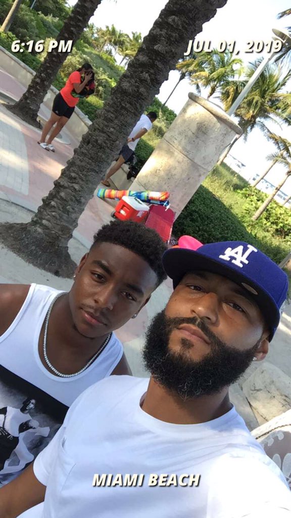 bdsjr82's tweet photo. Chillin with the firstborn🤟🏽 #funtimes #miami #southbeach #firstborn https://t.co/OnM130wzF8