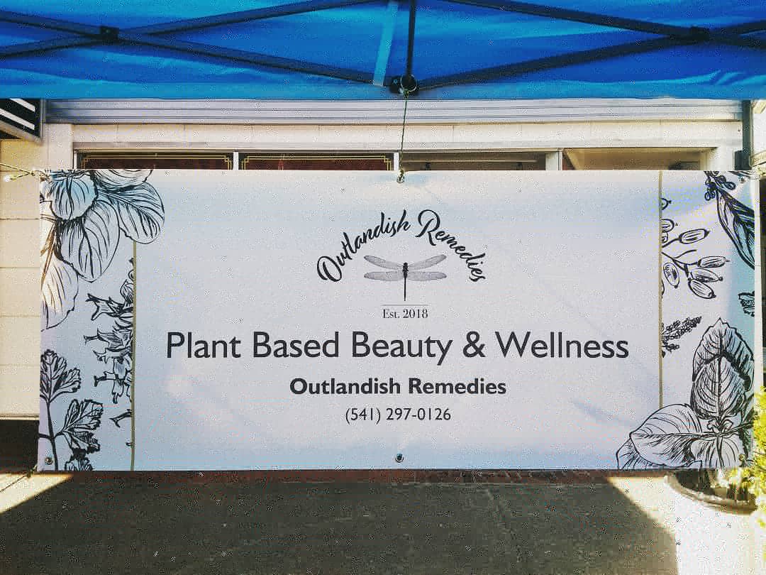 OutlandishRem's tweet image. Support your local farmers market! Support small businesses!! We are at the Coos Bay Farmer's market today. We are giving away lip balms!! Mention this post!! #Support your local farmers market! Support small businesses!! #shoplocal Free Lip balm today!