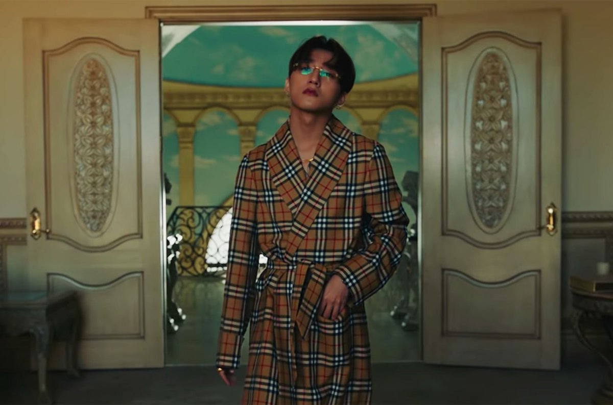 billboardhiphop's tweet photo. .@sontungmtp777 teams up with @SnoopDogg for "Give It to Me (Hãy Trao Cho Anh)" https://t.co/MT1vCpdhkH https://t.co/ApQUlVRX4E