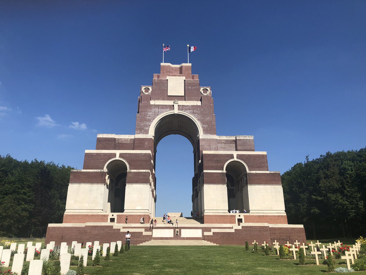 SibfordTrips's tweet photo. Lochnager Crater, Devonshire trench and Thiepval. Pupils asking great questions and learning so much. #LaBoiselle #TheDevonshires #ThemissingoftheSomme https://t.co/S0dTrnGUcf