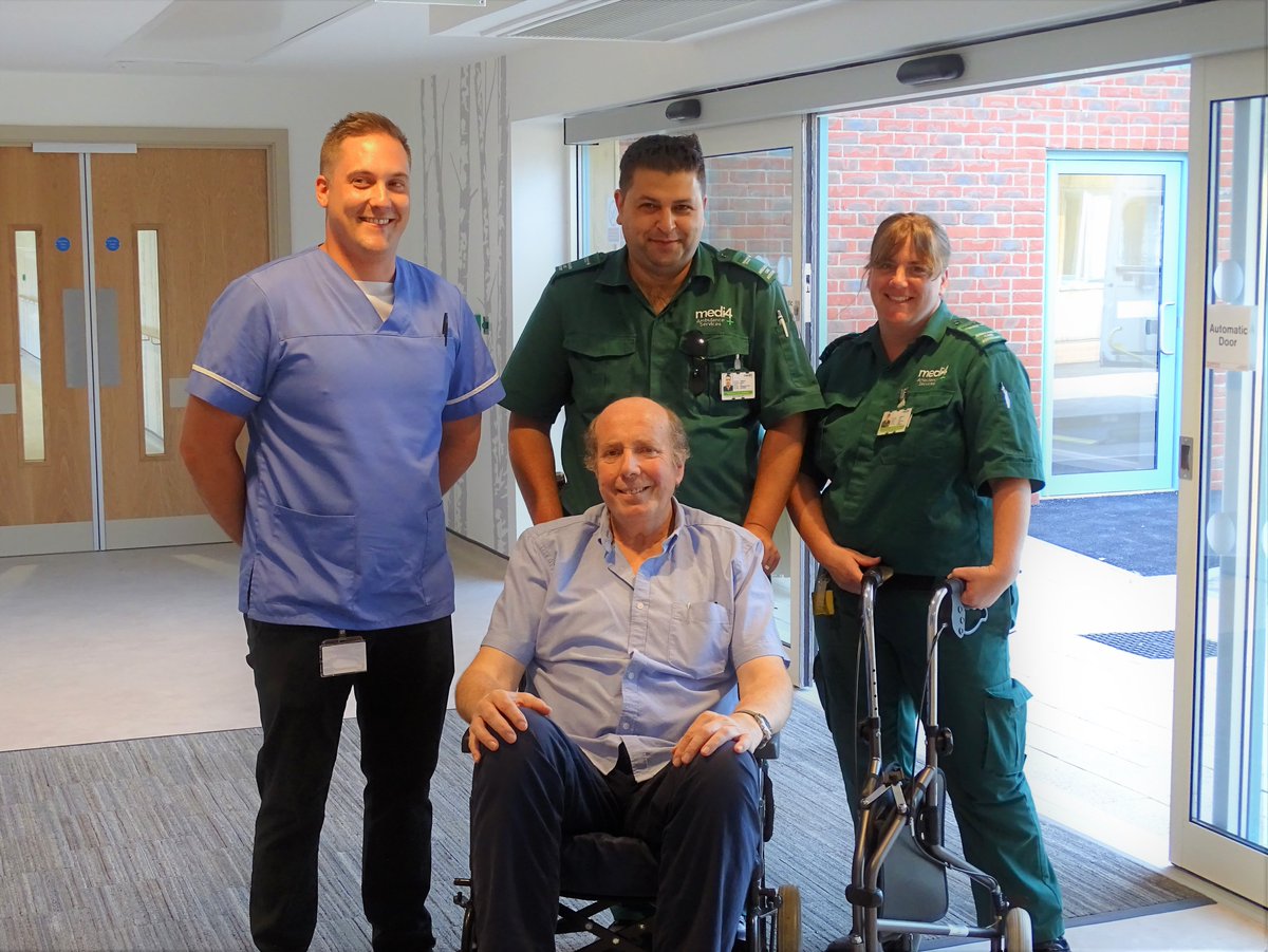 StWilfridsChi's tweet image. #Proud and special moment for all #teamwilf as the first patient transfers to the new Hospice today. David Carson: “It’s so light and spacious – you see the efficiency of the design is going to allow the team to deliver their exemplary care easier”. ow.ly/6hBL50uSNJE