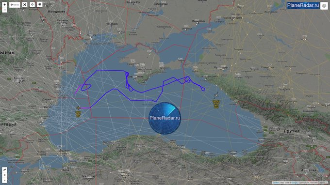 трассы самолетов над океаном. полеты самолетов разведчиков вдоль границ. индикатор воздушной обстановки. зоны пролета самолетов. Plane radar.