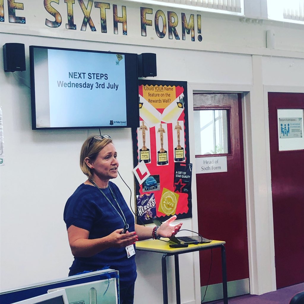 SPH6thForm's tweet image. Mrs Skaptason starting our next steps evening for our year 12 parents #futureoptions @PhilipHowardCHS with support from Susie from @uniofbrighton