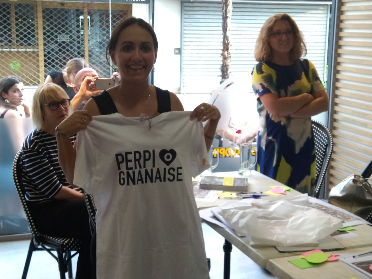 MendesMyriam2's tweet photo. Ce soir lors de notre #atelier #urbanisme nous avons reçu le top @OlivierAmiel @d_perpi . Je suis un peu perpignanaise ce soir ☺️Merci à lui ! Et merci à Camille Nunes pour l'animation 😜🙏 https://t.co/Tgy8eGPsUv