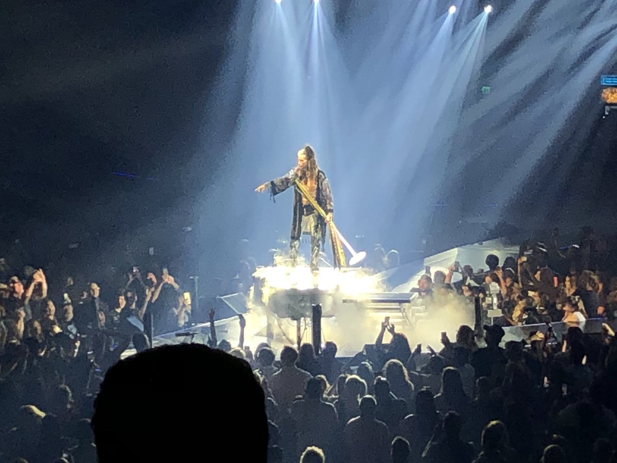 gcloeck's tweet photo. Had fun @Aerosmith last night and spotted @EddieTrunk a couple times but didn’t want to fan girl him. Great show and we loved it even with mistakes. https://t.co/46JD5yZPZG