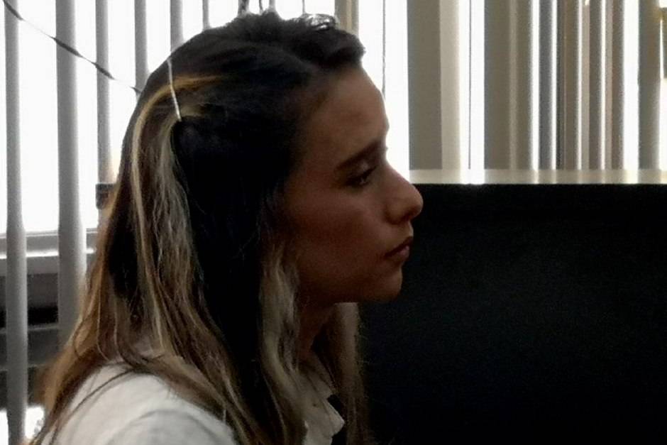 soy_502's tweet photo. #Justicia La confesión de una plaza fantasma: "Nunca debí firmar ese contrato"

María José Pepió aceptó que nunca se presentó a trabajar y este día, un tribunal la condenó a prisión y a pagar una multa. 

Esto fue lo que dijo en su declaración:

https://t.co/6x8hjVzVdA https://t.co/GrVlX7hmbH