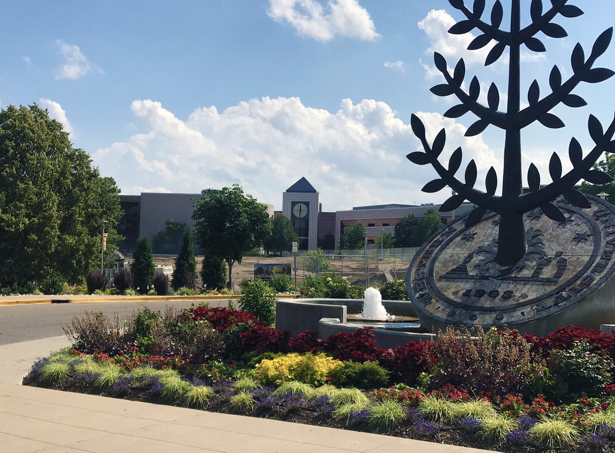 WMU_CAS's tweet photo. What a sight to see! A clear shot from the University seal to Waldo Library, sans McCracken Hall. #AroundWMU https://t.co/42CTxUKS1E