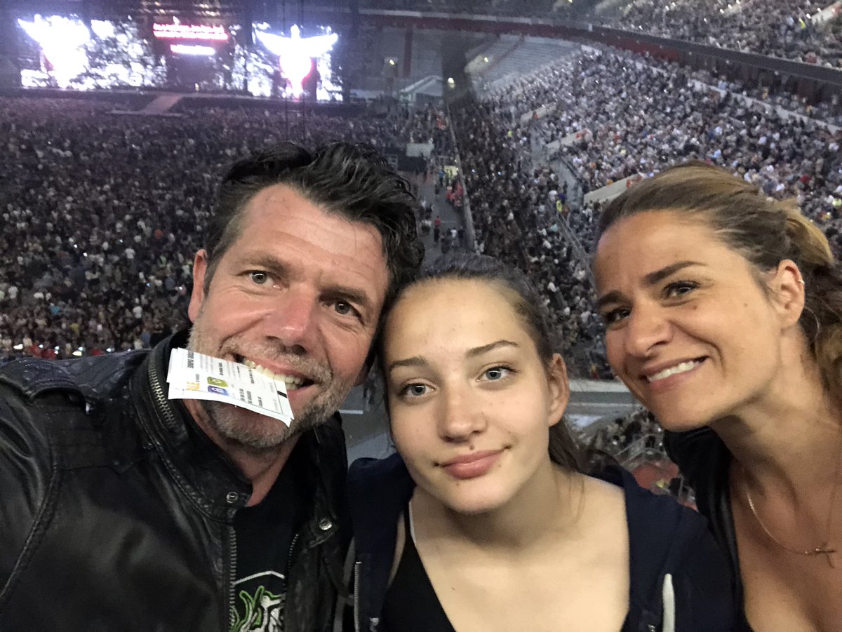 Mr_Frankynator's tweet photo. Merci! #bonjovi #bonjoviMemories https://t.co/yI3MiyVh4U