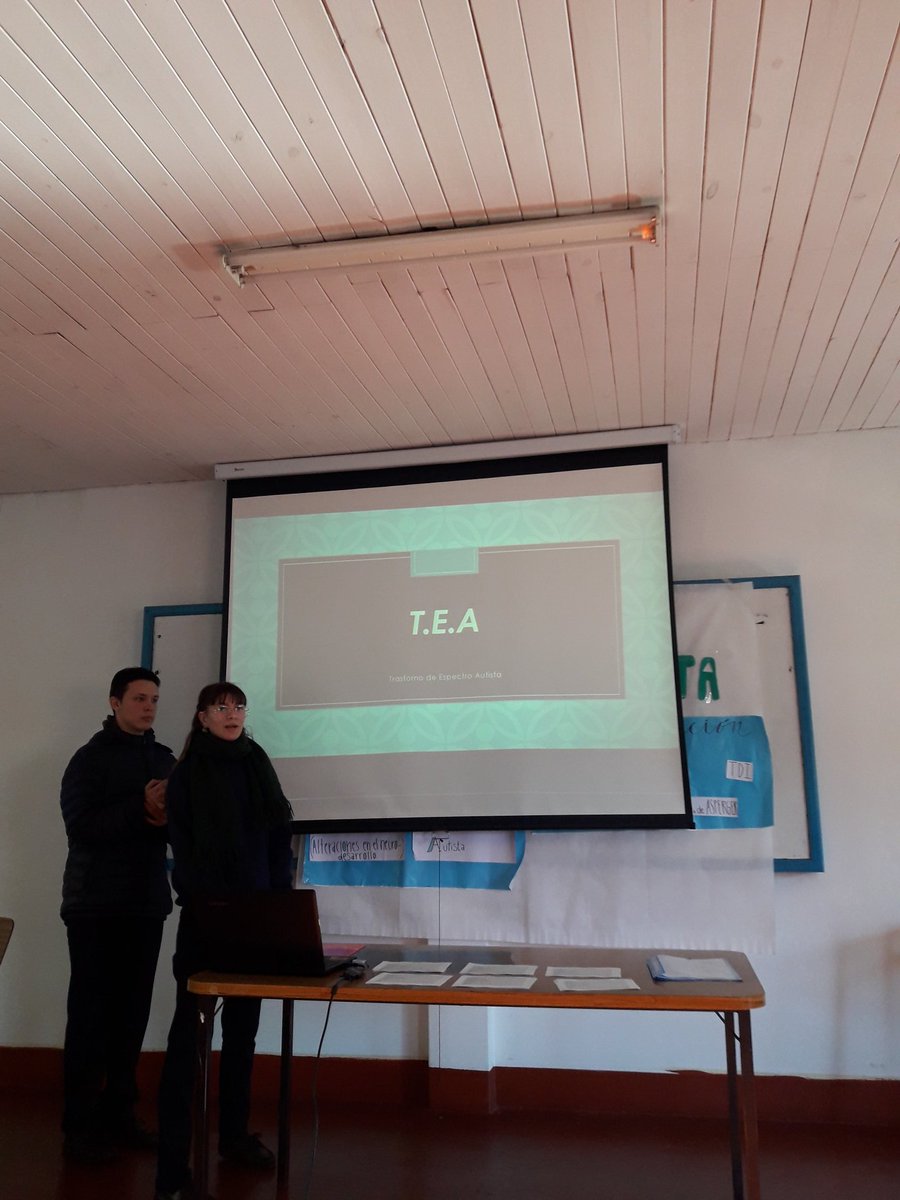 PastoriniRomina's tweet photo. Presentación de trabajo de Investigación sobre #TEA realizado por alumnos del #IPET1308 Nivel Secundario #Oberá  @mariluleverberg @udpm_misiones @RoxyDeOlivera @Andrsjulinrehe 👏💙 https://t.co/YZ51pLIA0o