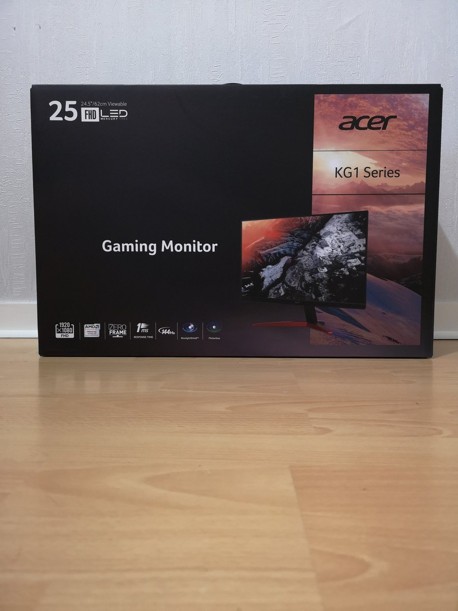 Lazulys_'s tweet photo. ET VOILÀ LES AMIS !!! LE DUAL SCREEN EST ENFIN ARRIVÉ !
#DoubleEcran #DualScreen #Stream #Streamer #Happy #Heureux #InLove https://t.co/ZQ02lIk1WI