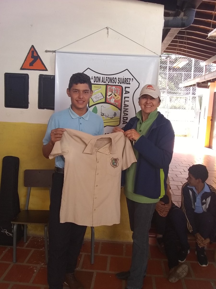 L.N.DonAlfonsoSuárez (@ln_daspotrero) on Twitter photo Campaña Deja tu huella a nuestros estudiantes del Liceo Nacional Don Alfonso Suárez Lobatera Aldea Potrero de las casas No rayes tu camisa donala a quien la necesite @ZonaEducTachira <a href="/Circuitoseduzet/">Coord. CircuitosEducativosZET</a> <a href="/charlychaves/">Charly Rojas Chaves</a> @MPPEDUCACION @SPETachira <a href="/divceup/">Comunidades ZET</a> @psuvaristobulo <a href="/SalaTachirazet/">SalaTáchiraMPPE</a> Campaña Deja tu huella a nuestros estudiantes del Liceo Nacional Don Alfonso Suárez Lobatera Aldea Potrero de las casas No rayes tu camisa donala a quien la necesite @ZonaEducTachira <a href="/Circuitoseduzet/">Coord. CircuitosEducativosZET</a> <a href="/charlychaves/">Charly Rojas Chaves</a> @MPPEDUCACION @SPETachira <a href="/divceup/">Comunidades ZET</a> @psuvaristobulo <a href="/SalaTachirazet/">SalaTáchiraMPPE</a>