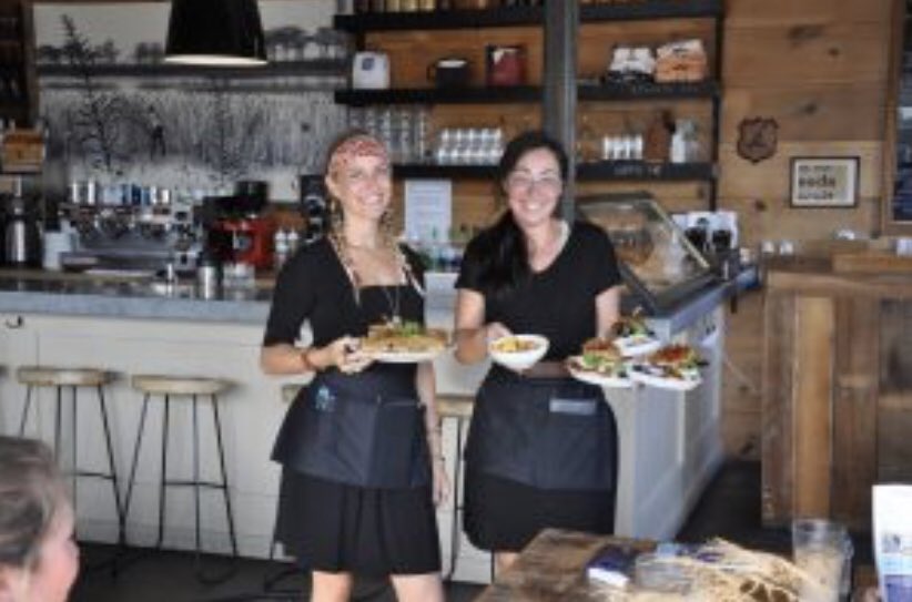 Merci à André Maccabbé et Benoit Landry pour votre récente visite de presse à Virginia Beach et pour votre bel article sur la gastronomie de la Virginie dans <a href="/citeboomers/">Carole Lemay</a>  citeboomers.com/la-gastronomie…