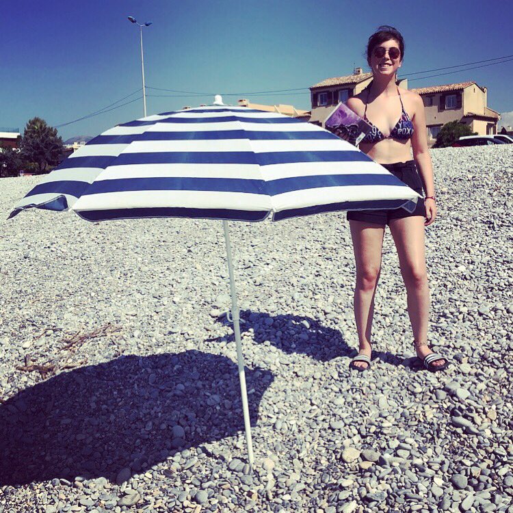 jjl_jjl's tweet photo. When itβs the last day of the holidays and you just have to hit the beach hard #jaye #cagnessurmer #hothothot #beachbody #CotedAzurFrance #pebblebeach #thebeautifulpeople #ILoveNice #bluesky #sunnyson #seeyounextyear https://t.co/WJRzHFGxGE