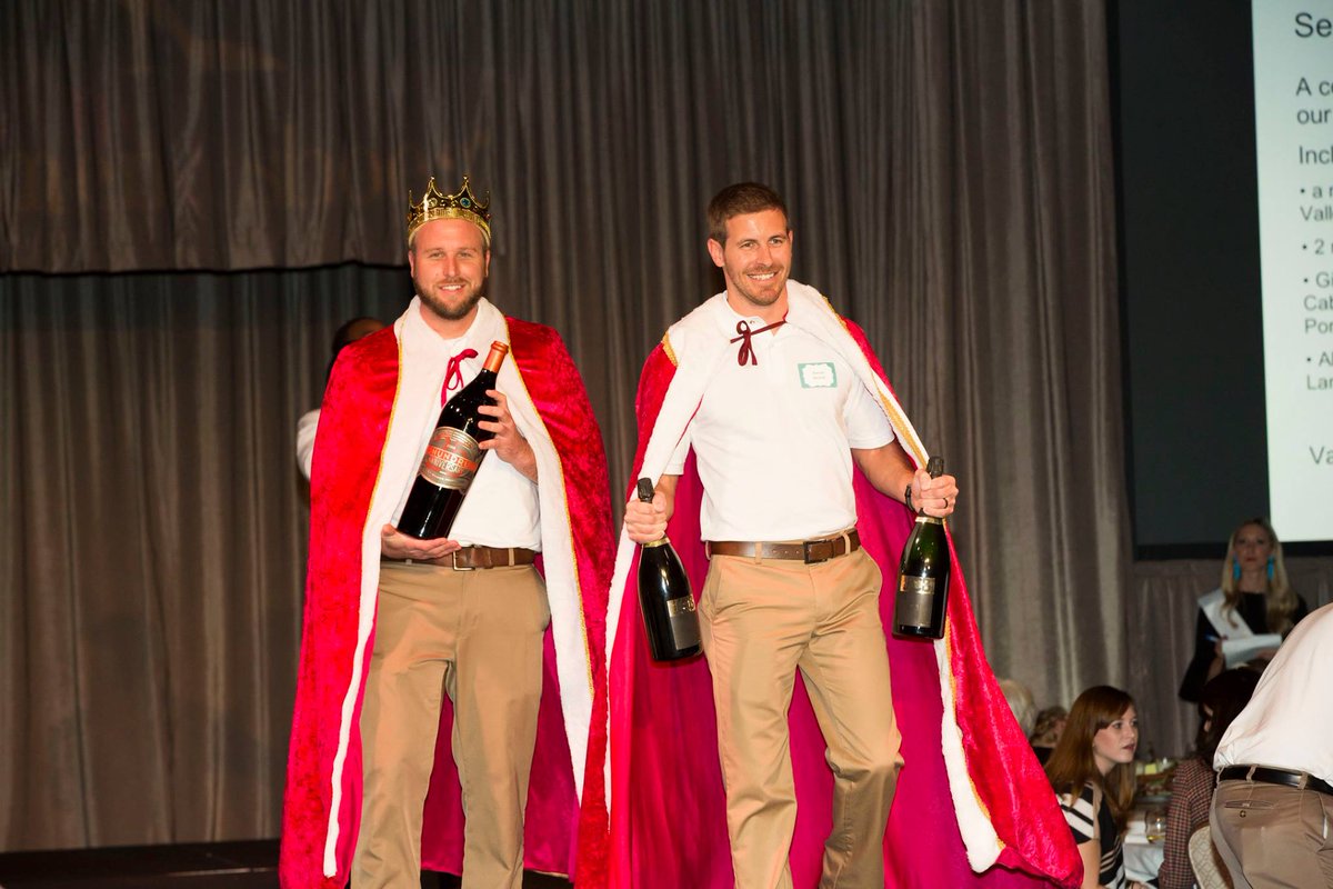 Who wouldn't want to receive magnums of wine from a crowned king and caped prince? The #KingofSole and #PrinceofSole at #wwsgoldenisles modeled these magnums for all the ladies!

#winewednesday #bigboldandbeautiful #winelot #liveauction #charityevent #winewomenandshoes #wws