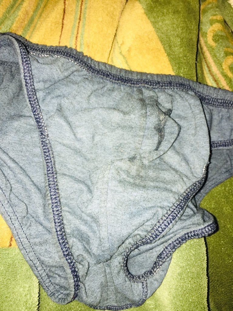 hotjsaltillo's tweet photo. Saludos compás,estoy de regreso con más morbo y trusas mequeadas había perdido mi cuenta pero ya estamos aqui que rica huele mi trusa con mecos de varios días. https://t.co/PM47HCBsDu