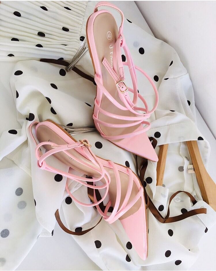 alora_sa's tweet photo. With WhatsApp #facebookdown #instagramdown we still sell on Twitter 😁, Ladies heels size 3-7 for R390 #GirlzTalkZa if twitter goes down, buy from our website https://t.co/9EmDwxIo22 😉😉 https://t.co/JnenNJinIq