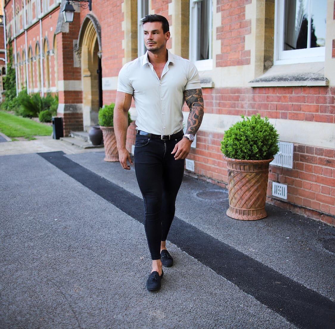 FatherSons_'s tweet image. WIN 3 items of your choice at #FatherSons 🎁🎁🎁

- Follow
- RT

Winner chosen Sunday | fathersonsclothing.com/collections/su…