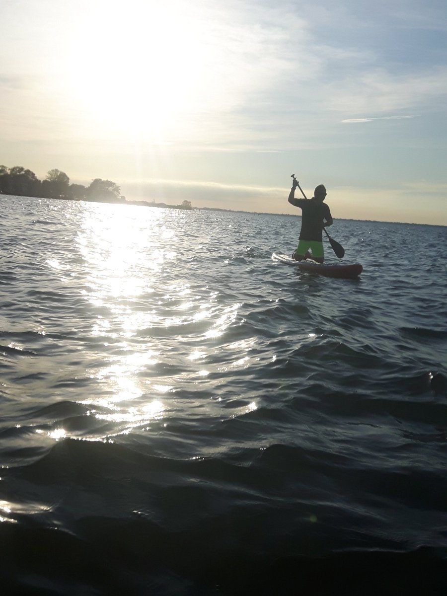 Gentle waves. Warm sun. Beautiful life.