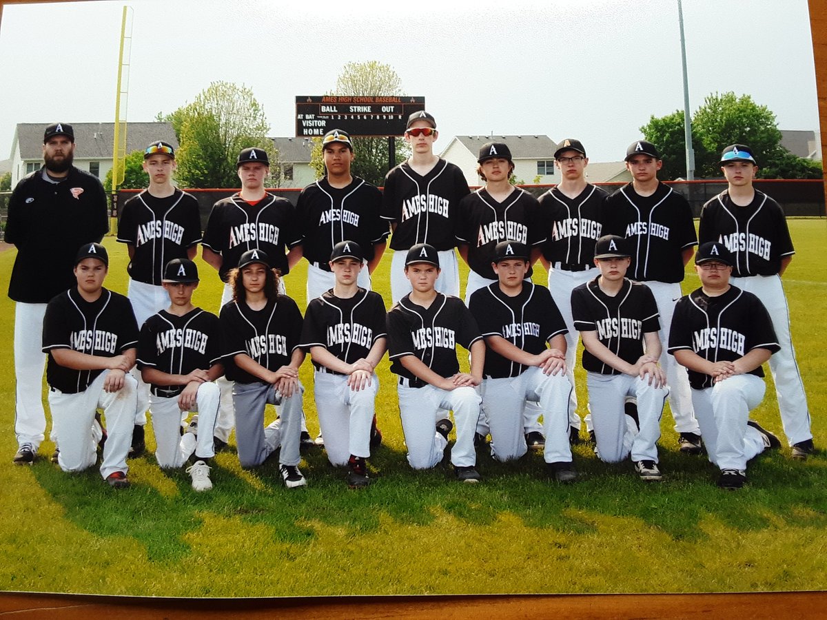 coachnordeen's tweet photo. Ames @LilCycloneBB 8th graders finished a #BlueCollar season today.  Final record of 13-5, with a bright future.  Most importantly a very coachable group, that wants to grow as players.  #GetBetterEveryday https://t.co/gLZk7APCGw