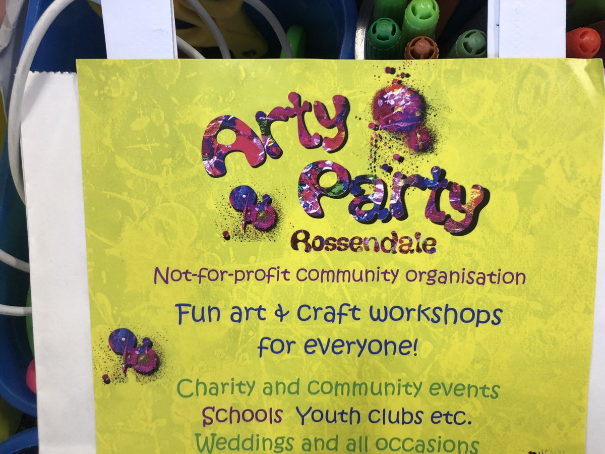 1stHBGuides's tweet photo. Tonight we were joined by @ArtypartyR helping us to work towards our upcyclung badge. Thanks a lot for coming and inspiring us!! #artyparty #upcycling #Girlguiding #makeachange https://t.co/tp0zBA0SDP