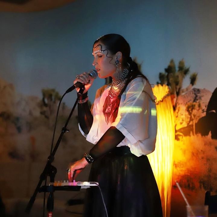 westhollywood's tweet photo. How about a mid-week concert? ๐ถ ๐ค The Standard, Hollywood hosts a free acoustic concert every Wednesday starting at 8PM hosted by @kcrw's DJ @Validaaa #westhollywood #summeronsunset #desertnights https://t.co/rOgHUJOiGl