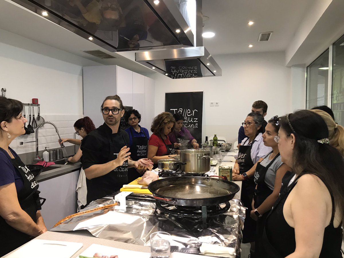LauraZinke2's tweet photo. Learning to make paella. Another great activity for our APSI teachers in Sevilla. https://t.co/kOuiFiBDzA