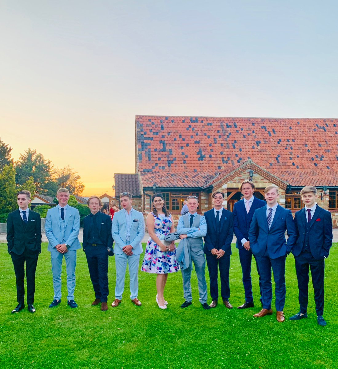 MsDysonMaths's tweet image. Reunited with 11CK (9CD) for the @hallmead prom 2019 #ChapmanHouse #firstform #alwaysthebest