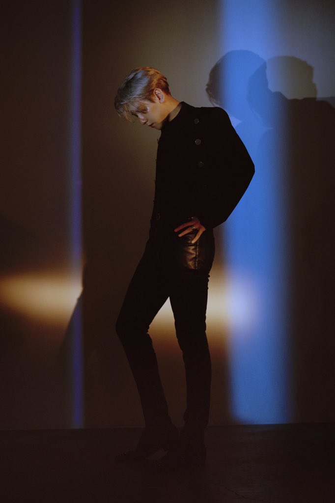 baekhyuneelady's tweet photo. QUE ES ESTA PERFECCION QUE ESSSSSSSS #BAEKHYUN_CityLight #baekhyun #citylights #UNVillage #elamordemivida #geniusidol #bobohu #byunbaekhyun #LEGS #ripyo #ripvos #riptodos https://t.co/rNfax5lM3S