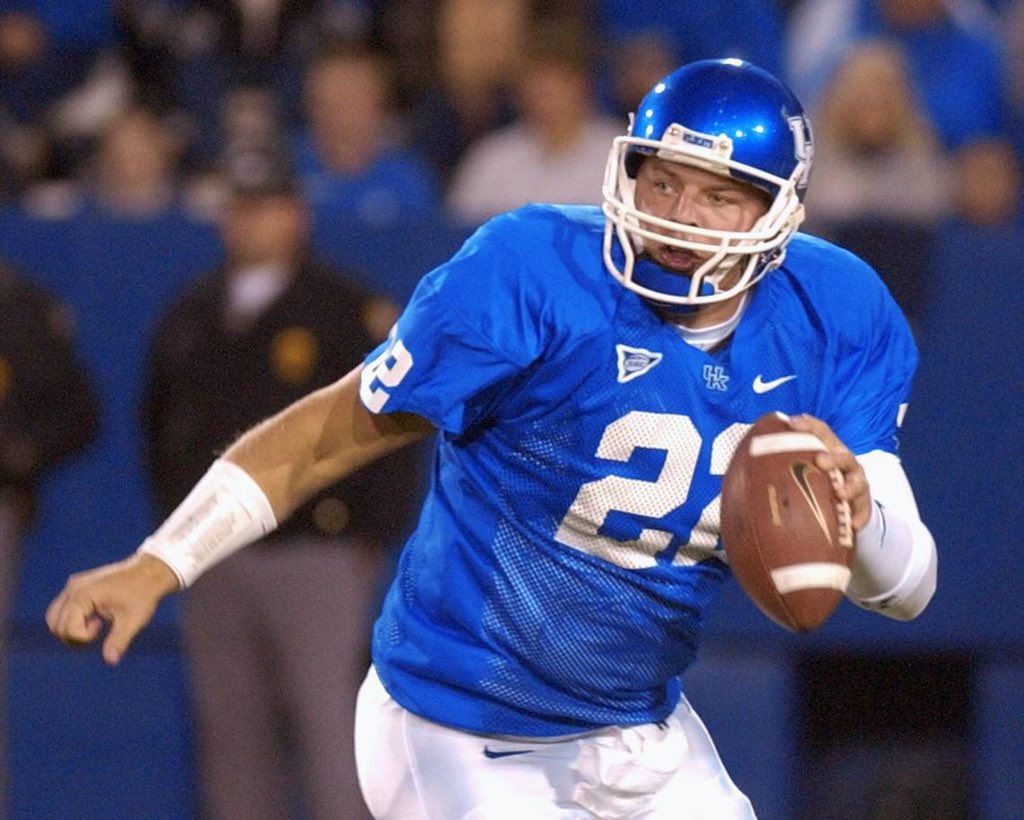 BarstoolUK's tweet photo. We lost a legend today. Jared Lorenzen will be remembered not only for his time as a player, but also for everything he has done for communities all over Kentucky. Thoughts and prayers to Jared’s family, friends, and children. RIP 22, you will be missed. https://t.co/nvxvynauzK