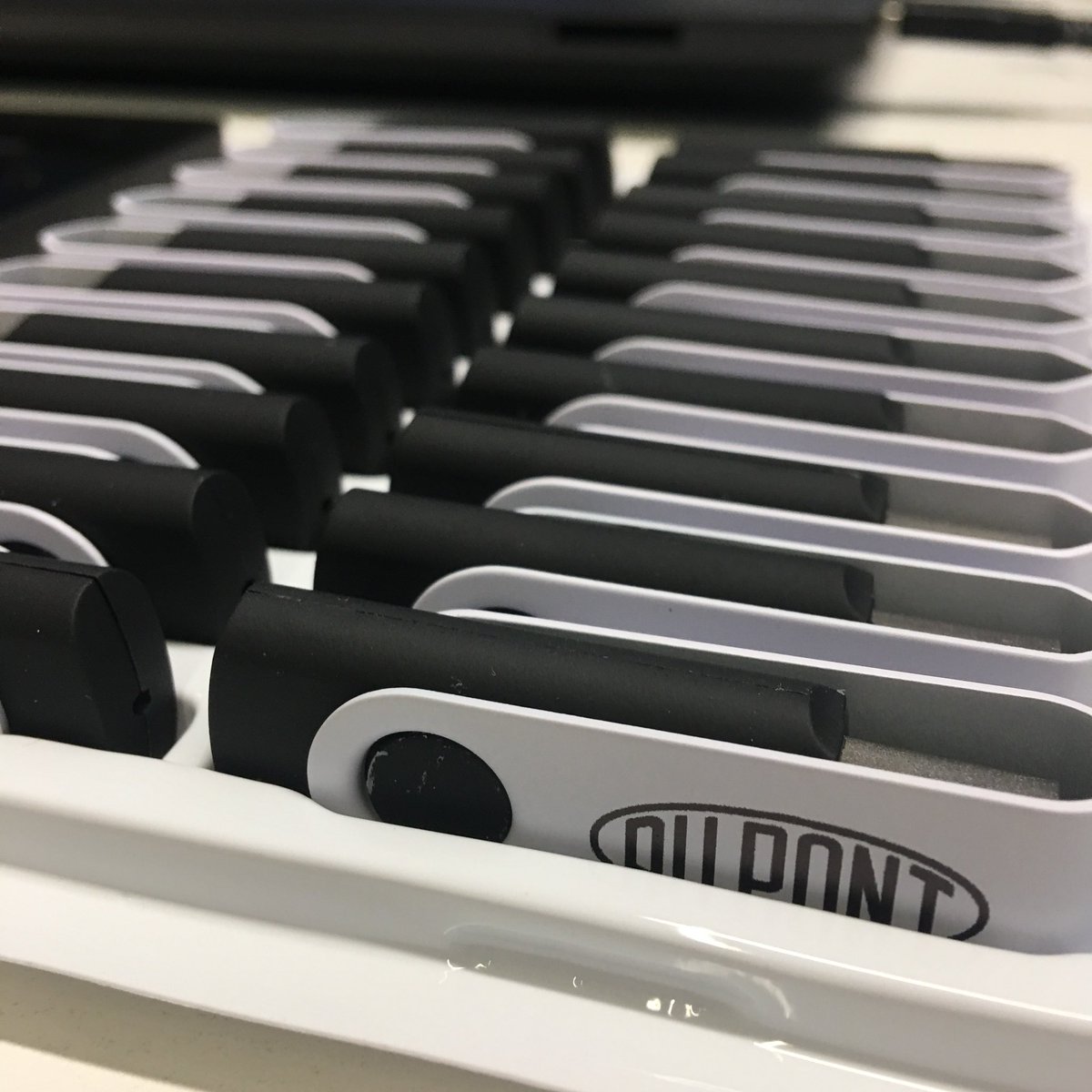 Nexcopy's tweet image. Your Copy Secure #USB drives are on the way ✈️ @DuPont_News 

From standard USB drives, to Nexcopy licensing, to print, to packaging 📦 

Enjoy USB copy protection from @Nexcopy 

nexcopy.com/usb-copy-prote…