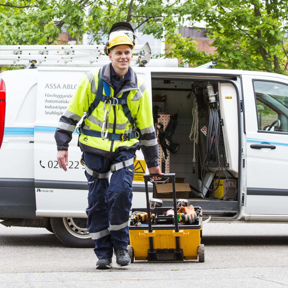 ASSA ABLOY Entrance (@assaabloyent) on Twitter photo Our people are happy to help. ποΈ ποΈ ποΈ  A 24/7 priority service hotline and fast response is included in all our service packages: bronze, silver or gold.
#assaabloyentrance #assaabloy #goodtimes #service #automaticdoors #dooroftheday #doornerds Our people are happy to help. ποΈ ποΈ ποΈ  A 24/7 priority service hotline and fast response is included in all our service packages: bronze, silver or gold.
#assaabloyentrance #assaabloy #goodtimes #service #automaticdoors #dooroftheday #doornerds