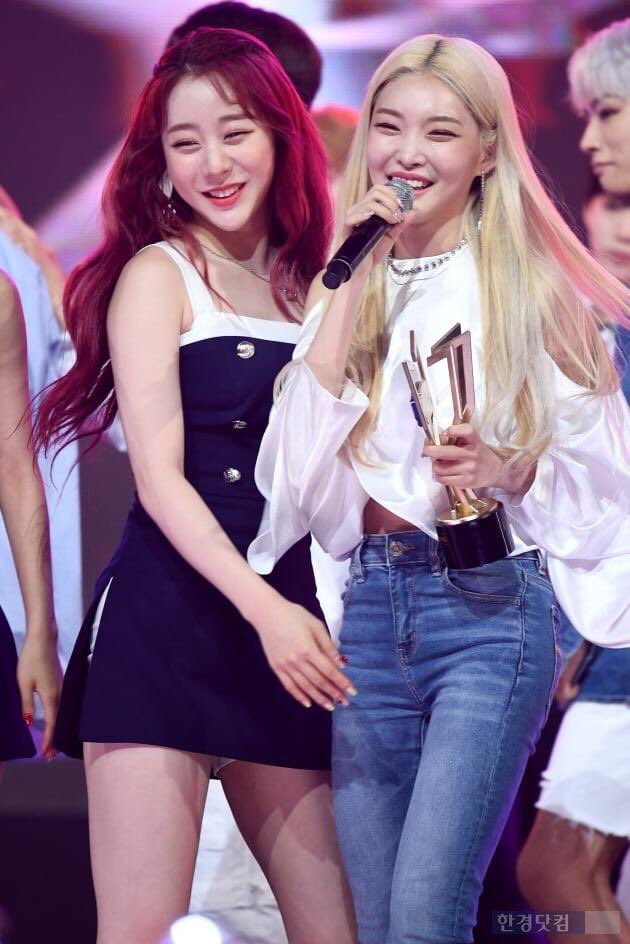 ChunghaBrazil's tweet photo. [#PIC] 03.07.19

#CHUNGHA no SHOWCHAMPION. 

#Snapping1stWin #Chungha8thWin https://t.co/yeIsuU76bk