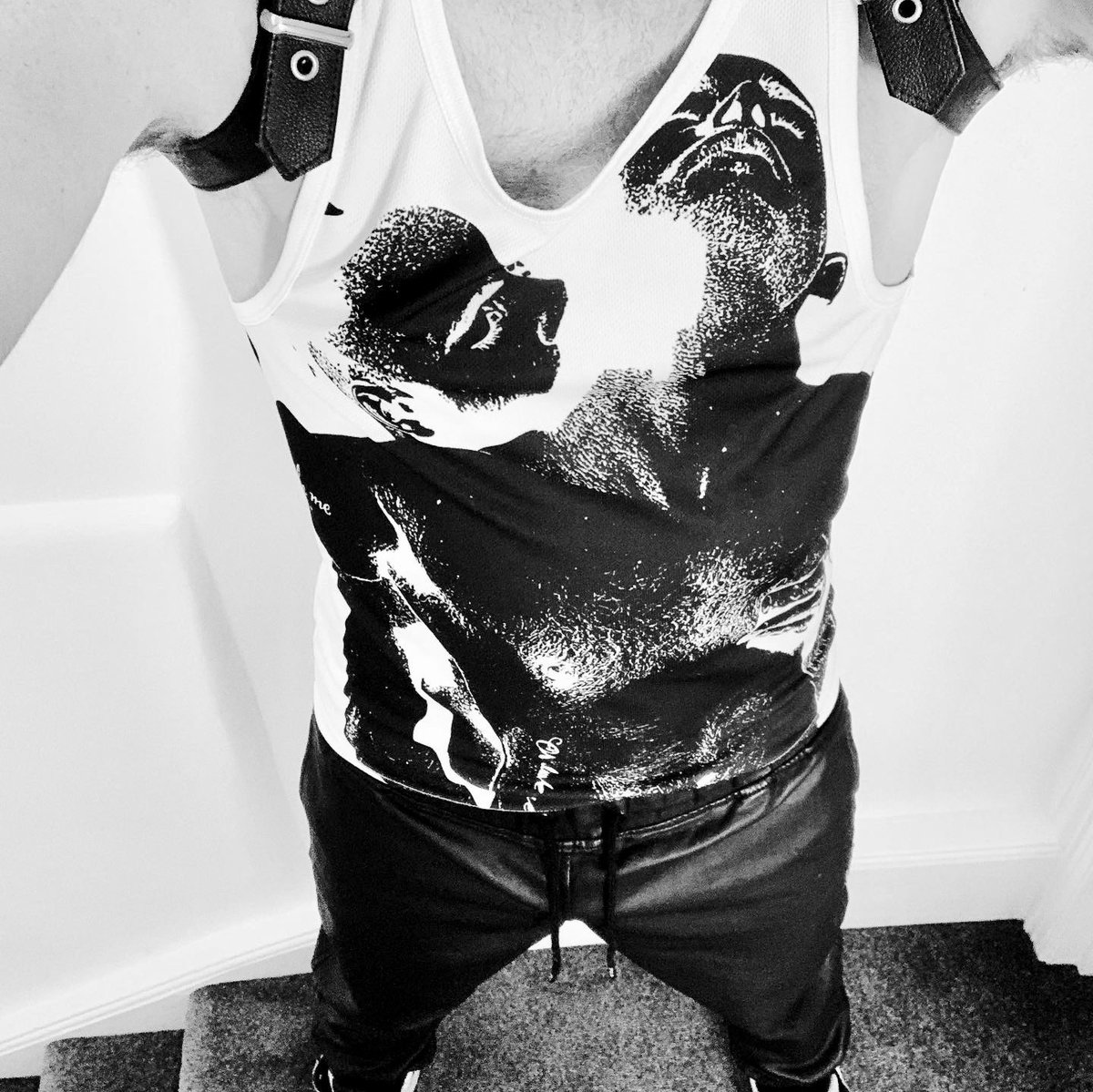 RbbrBrite's tweet photo. Chilling out in harness and leather look Fila #gaytrackies . 
.
.
.
.
#rbbrbrite #meninrubber #rubbermen #gayleather #fetishlife #rubbergayman #gayuk #gaylatexfetish #rubberlife #gayman #rubberlatex #latexgay #gaylatexlife #gayrubber #PrideMonth2019 https://t.co/8EAXWwrkEU