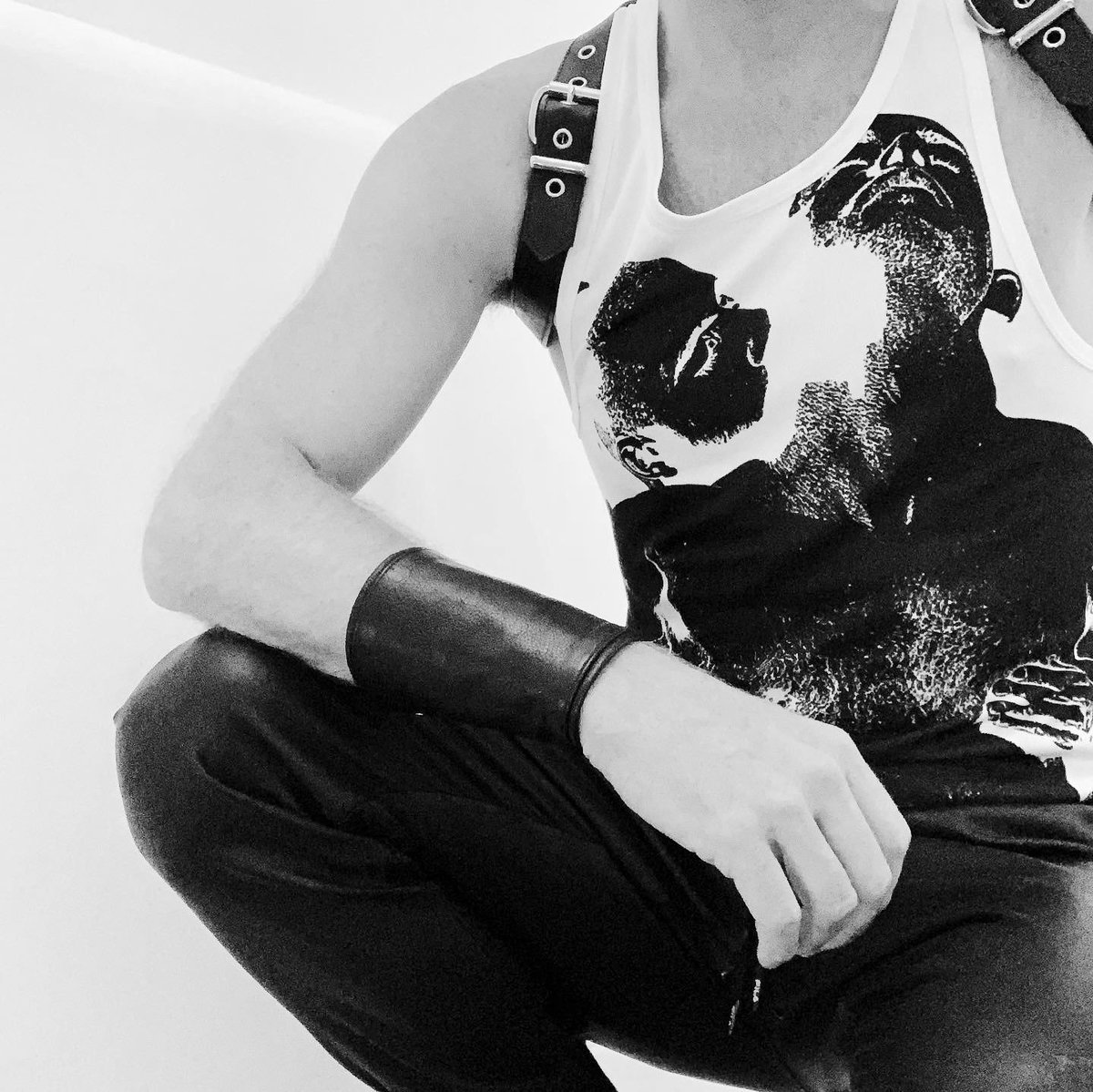 RbbrBrite's tweet photo. Chilling out in harness and leather look Fila #gaytrackies . 
.
.
.
.
#rbbrbrite #meninrubber #rubbermen #gayleather #fetishlife #rubbergayman #gayuk #gaylatexfetish #rubberlife #gayman #rubberlatex #latexgay #gaylatexlife #gayrubber #PrideMonth2019 https://t.co/8EAXWwrkEU