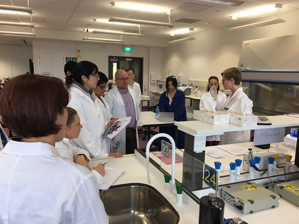 IzonScience's tweet photo. Disco mode makes an appearance at the hands-on training at the #HEVI annual symposium! Sarah is showing everyone how they can isolate EVs and then go for tea with the Izon #AFC . #ExtracellularVesicles #EVisolation #izon https://t.co/e1FmooGIDD