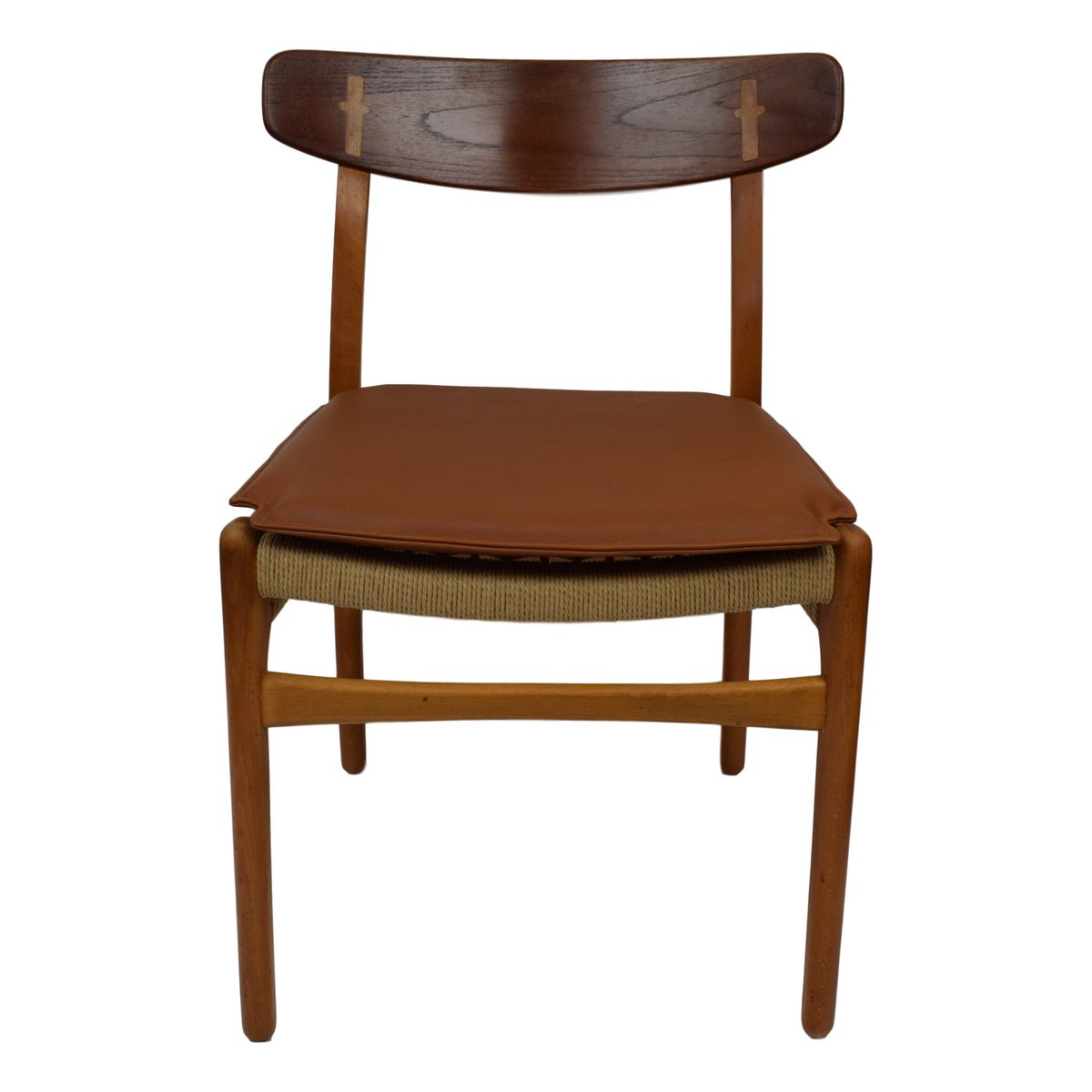 webbsmidcentury's tweet photo. SUMMER SALE! High-quality aniline leather cushions for the Hans Wegner CH23 chair. Worldwide delivery and VAT-free shopping for non-EU customers. #webbsmidcentury #hanswegner #hanswegnerchair #wishbonechair #danishchair #scandinaviandesign https://t.co/y5h7fYeWd9