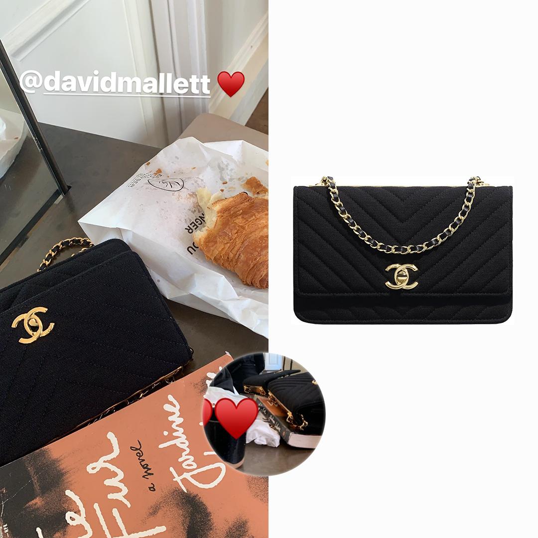 Dress Like Phoebe Tonkin on X: 9 December [2018]  On Phoebe Tonkin IG  stories carrying #chanel Jersey and Gold-Tone Metal Small Flap Bag with Top  Handle ($4,300) - Navy Blue pictured.