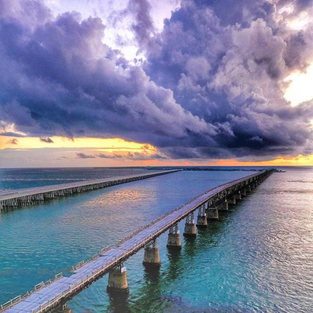 sshresorts's tweet photo. Views for Days ☀️🌊
Repost 📷: @staysaltyflorida 
.
.
.
.
#Miami #SunnysideHotelsResorts #SouthBeach #OceanDrive #SoBe #MiamiBeach #Vacation #VacationRentals #Getaway #BeachLife #LuxuryRentals #Resorts #MiamiLiving #Travel #MiamiHotels #OffTheMap #WorkAndPlay #ViewFromTheTop https://t.co/HPisoV9EYe
