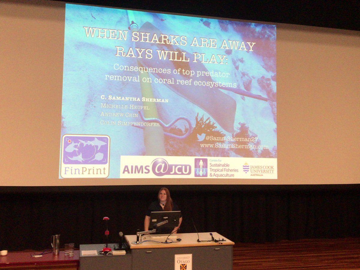@SammSherman27 giving us knowledge of stingrays behaviour at the coral reef at #NZMSS2019 #OCS2019 in Dunedin, New Zealand! #LabMatesBestMates #hoorayforrays
