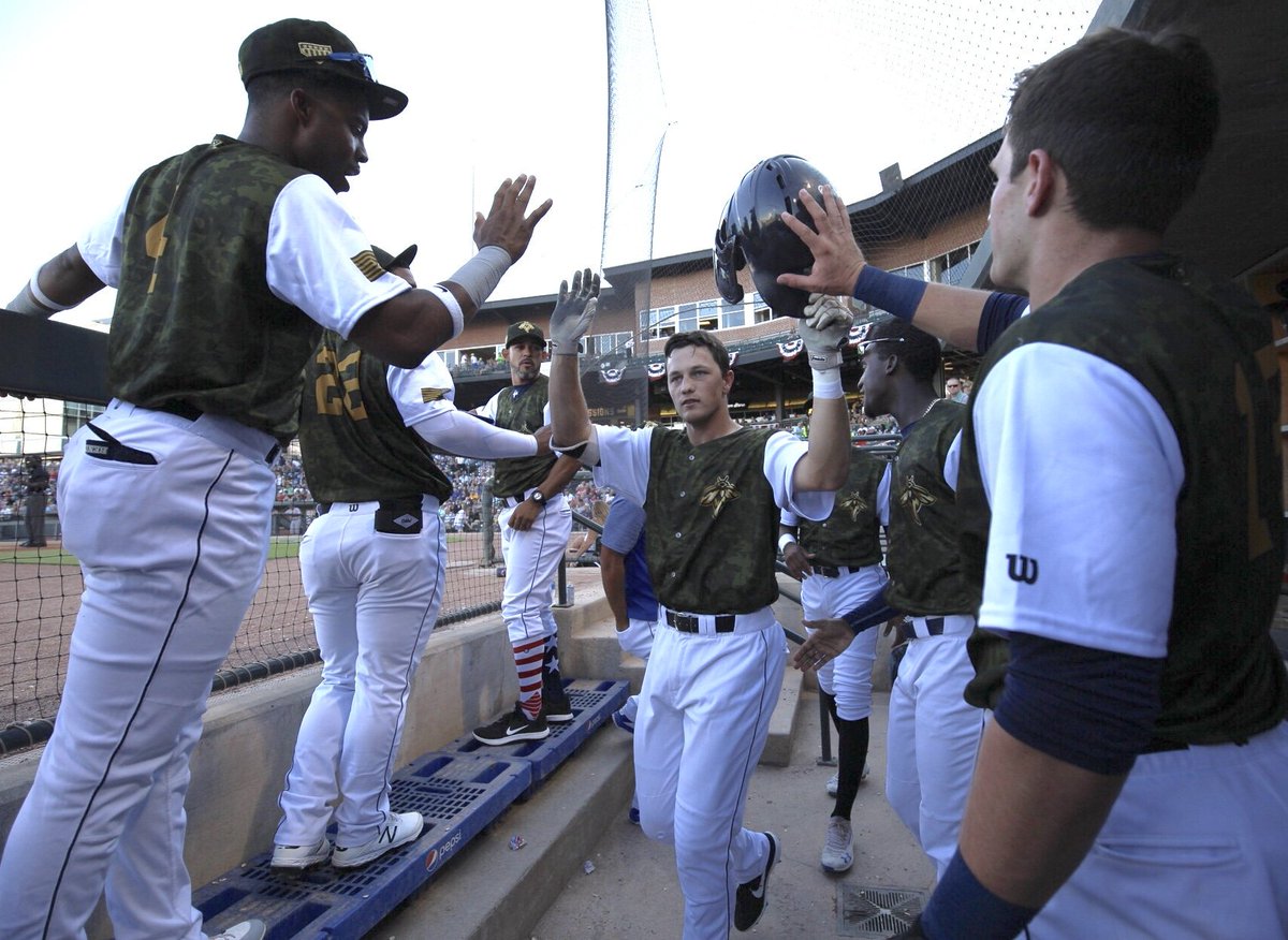 ColaFireflies's tweet photo. The team leader in home runs doing team leader in home run things! Fireflies take an early 2-0 lead! @Sharpie_3 #LetsGlow https://t.co/smhsEijhpG