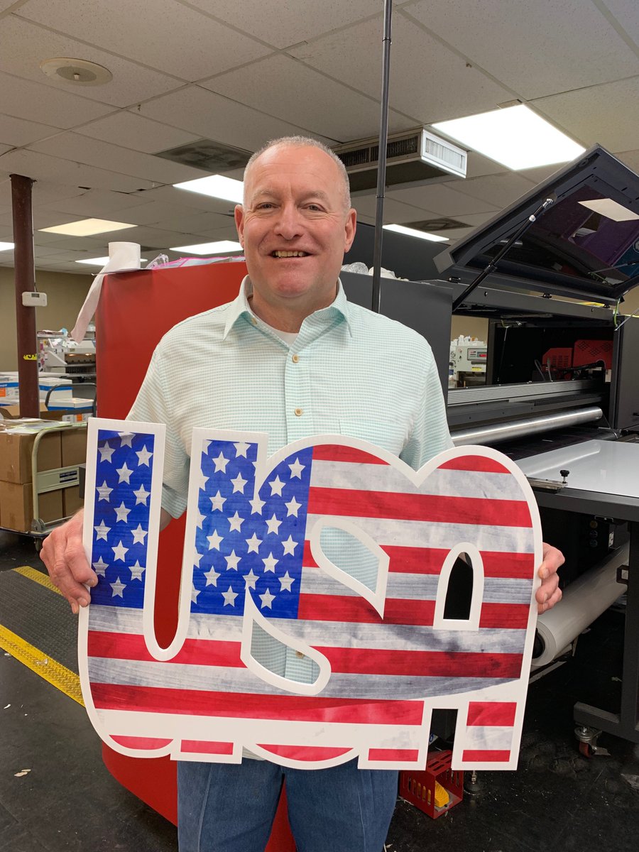 FlexPressUSA's tweet image. It&apos;s been a long day, but we&apos;re cutting out for July 4th. Here&apos;s hoping everyone has a safe and fun Independence Day! #colex #flatbedcutter #happybirthdayUSA