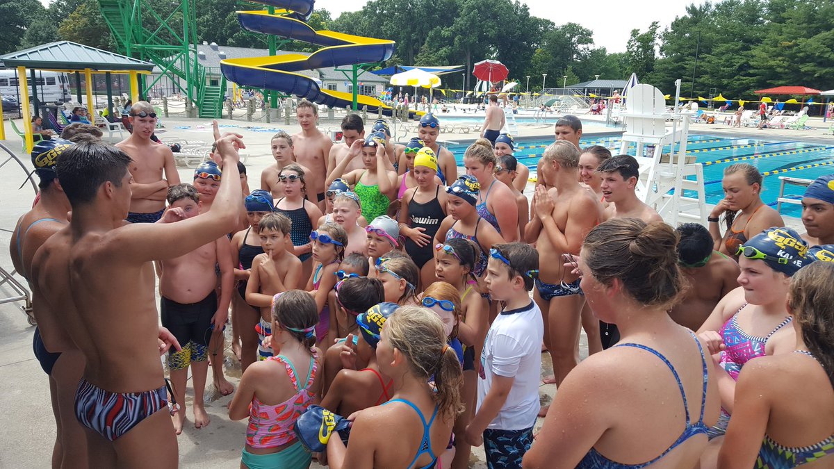 BGSCgators's tweet image. Last night was our final dual meet of the GNOAC season vs. Wauseon. Today started &quot;Countdown&quot; to 2019 Champs! Congrats to Jennifer Lopez for earning poster number &quot;10&quot;! #ReadyAreWe #HowManyDays