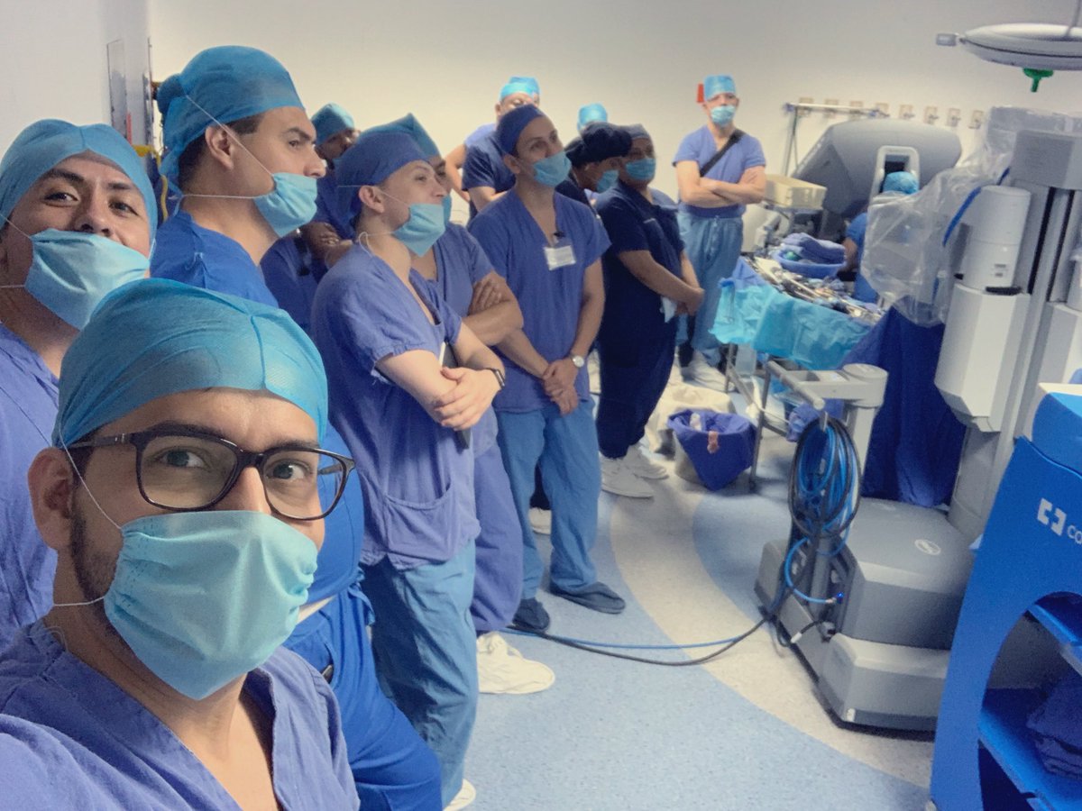 HegeltS's tweet photo. Friends &amp; surgery,What else can you want?  #RadicalCystoprostatectomy &amp; #intracorporealNeobladder #MIBC #UROLOGY #UroHCM #RoboticSurgery #intuitiveSurgery #DaVinci #UroSoMe #UroSoMeMexico https://t.co/7p2IWht2jr