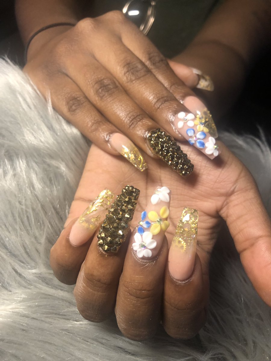 DMoNailz's tweet photo. #DMoNailz #blacknailtech #dallasnailtech #dallas #oakcliff #texas #glitternails #ombrenails #longnails  #houston #dfwnailartist #coffinnails #stilletonails  #glitternails #nailpro #acrylicnails #nailshapes #nailart #nails #sparklynails #blingnails #nailsonfleek https://t.co/6d3d0FlVHm