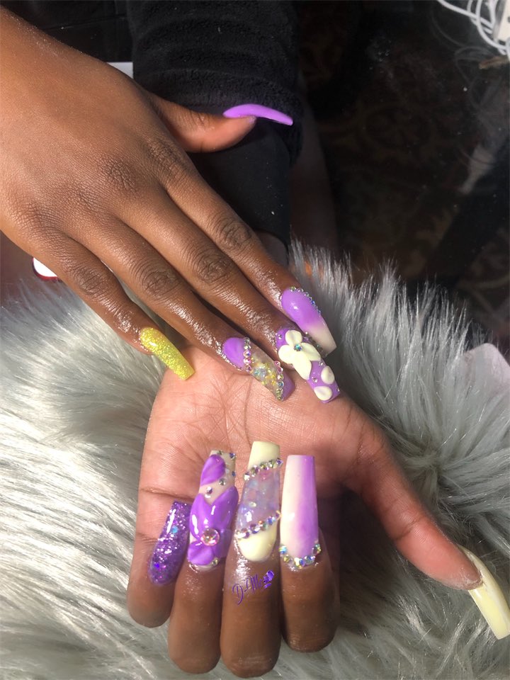 DMoNailz's tweet photo. #DMoNailz #blacknailtech #dallasnailtech #dallas #oakcliff #texas #glitternails #ombrenails #longnails  #houston #dfwnailartist #coffinnails #stilletonails  #glitternails #nailpro #acrylicnails #nailshapes #nailart #squarenails #nails #sparklynails #blingnails #nailsonfleek https://t.co/lkDsAAYs9D
